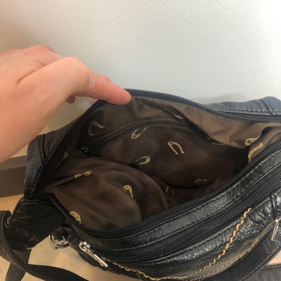 Convertible purse/ backpack - Picture 7 of 7